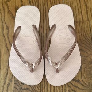 HAVAIANAS Light Pink Flip Flops Size 11/12